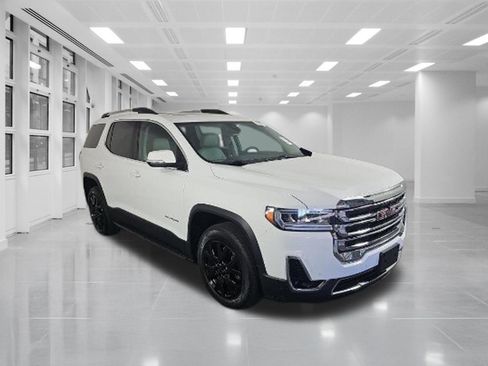 Used 2020 GMC Acadia SLT w/ LPO, Floor Liner Package AWD/4WD image 3