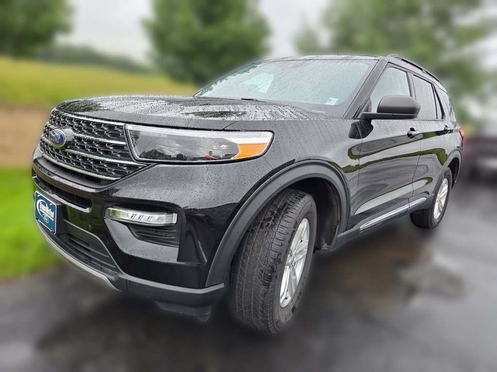 Used 2023 Ford Explorer XLT w/ Equipment Group 202A AWD/4WD image 3