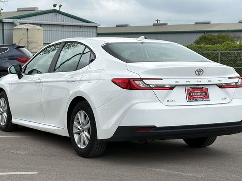 Used 2025 Toyota Camry LE image 9
