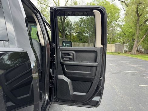 Used 2018 RAM 1500 Express AWD/4WD image 26