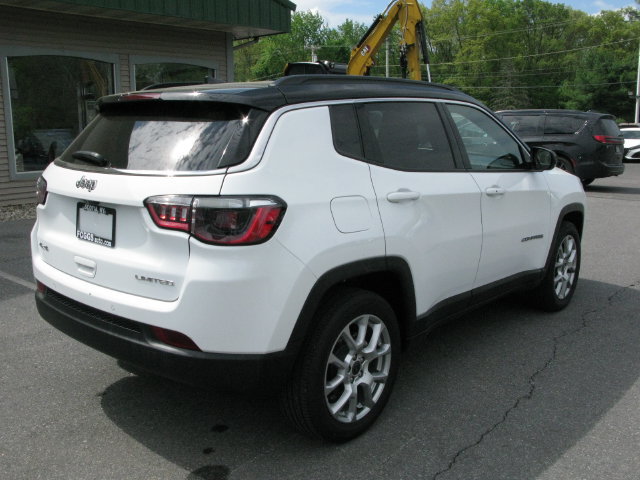 Used 2025 Jeep Compass Limited AWD/4WD image 4