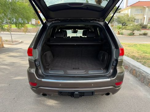 Used 2018 Jeep Grand Cherokee Overland AWD/4WD image 14