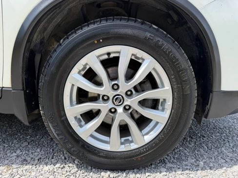 Used 2018 Nissan Rogue SV AWD/4WD image 48