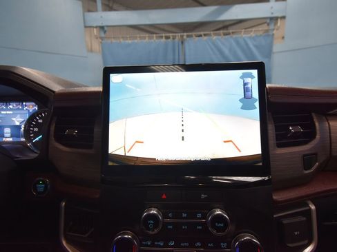 Used 2022 Ford Expedition Max Limited image 17