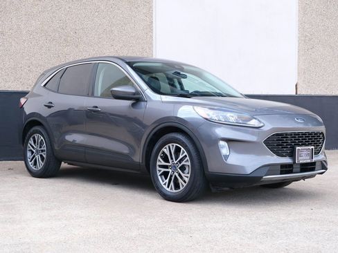 Used 2022 Ford Escape SEL image 4