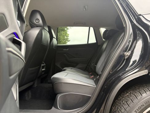 Used 2026 Volkswagen Tiguan SE FWD image 23