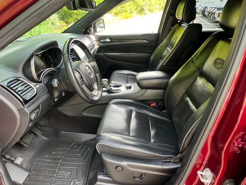 Used 2019 Jeep Grand Cherokee Overland AWD/4WD image 9
