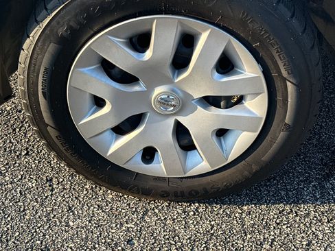 Used 2019 Nissan Rogue Sport S FWD image 9