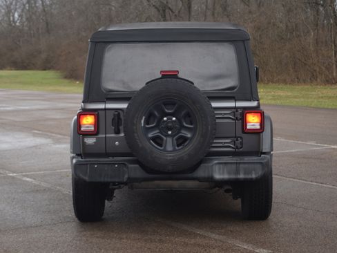 Used 2019 Jeep Wrangler Unlimited Sport image 23