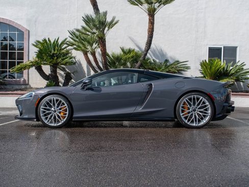 New 2026 McLaren GTS image 3