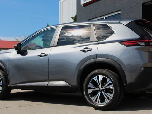 Used 2023 Nissan Rogue SV FWD image 13