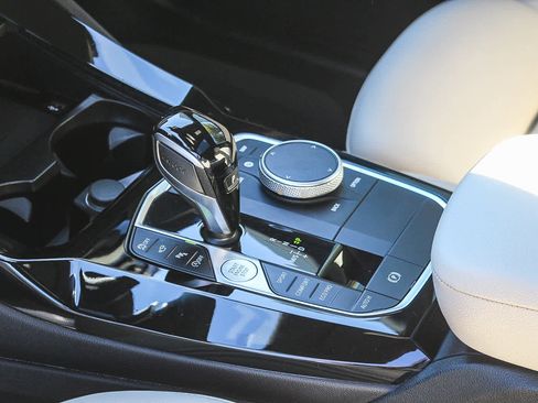 Used 2024 BMW X3 sDrive30i w/ Premium Package image 19