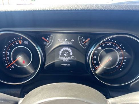 Certified 2022 Jeep Gladiator Sport AWD/4WD image 21