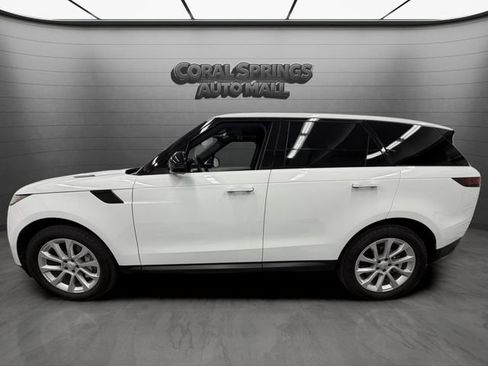 Used 2025 Land Rover Range Rover Sport SE AWD/4WD image 2