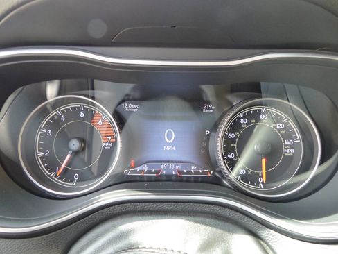 Used 2020 Jeep Cherokee High Altitude AWD/4WD image 28
