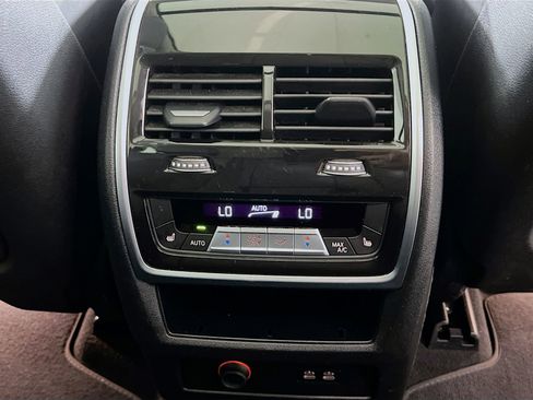 Used 2024 BMW X7 xDrive40i image 27