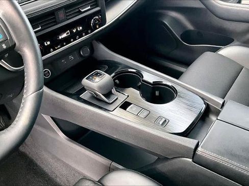 Certified 2023 Nissan Rogue SV w/ SV Premium B Package FWD image 17
