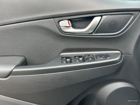 Used 2023 Hyundai Kona Limited AWD/4WD image 14