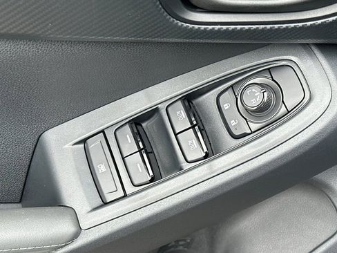 Certified 2025 Subaru Crosstrek 2.0i Premium image 12