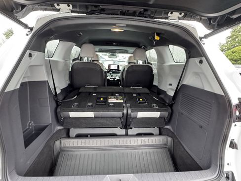 Used 2021 Toyota Sienna XSE image 14