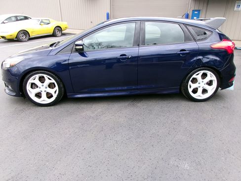 Used 2016 Ford Focus ST image 6