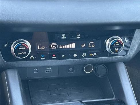 Used 2023 Mitsubishi Outlander SEL FWD image 28