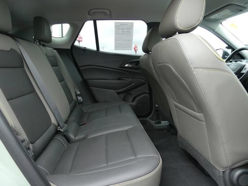 Certified 2024 Chevrolet Trax ACTIV FWD image 16