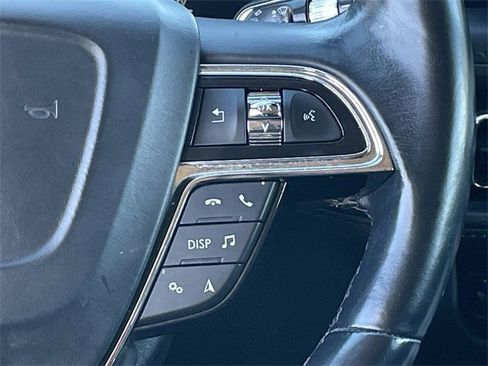 Used 2022 Lincoln Nautilus Reserve image 13