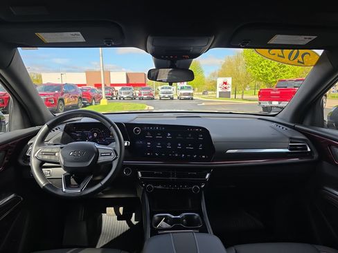 Certified 2025 Chevrolet Traverse Z71 w/ Driver Confidence Package AWD/4WD image 15