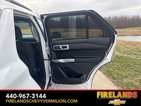 Used 2023 Ford Explorer XLT image 39