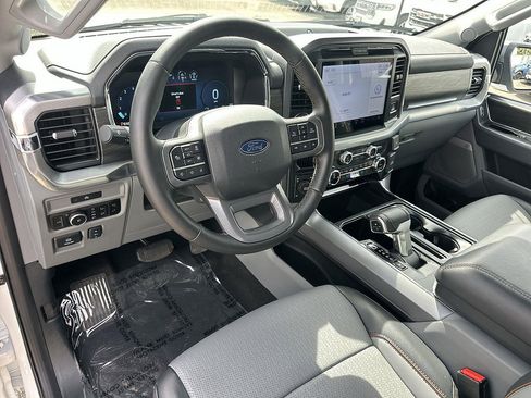 Used 2025 Ford F150 Lariat AWD/4WD image 9