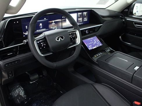New 2026 INFINITI QX80 Luxe RWD image 3