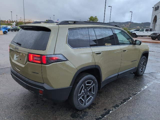 Used 2026 Jeep Cherokee Laredo AWD/4WD image 3