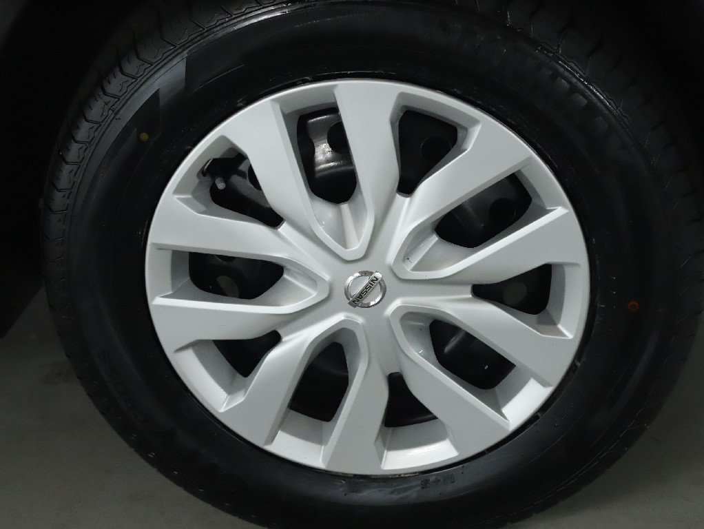 Used 2018 Nissan Rogue S AWD/4WD image 39