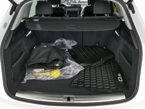 Used 2024 Audi Q5 e Premium Plus image 32