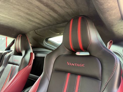 Used 2019 Aston Martin V8 Vantage Coupe RWD image 23