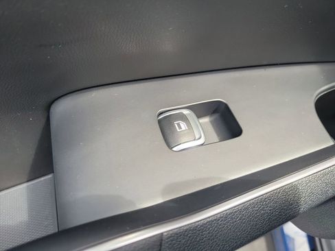 Used 2025 Kia Sorento S w/ Panoramic Sunroof Package image 14