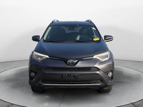 Used 2018 Toyota RAV4 Limited w/ Carpet Mat Package FWD image 8