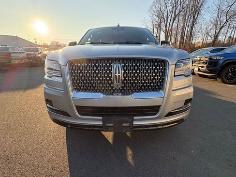 Used 2022 Lincoln Navigator Reserve image 3