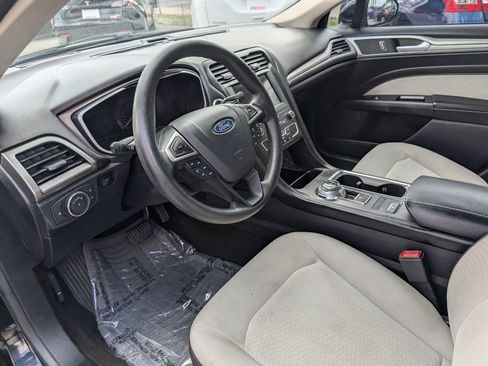 Used 2019 Ford Fusion SE w/ Equipment Group 151A FWD image 12