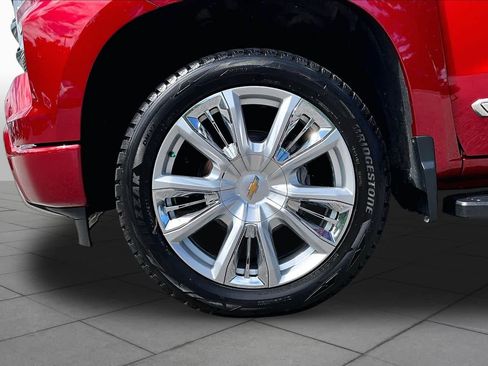 Used 2024 Chevrolet Silverado 1500 High Country w/ High Country Premium Package AWD/4WD image 10