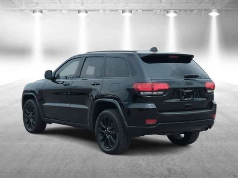 Used 2019 Jeep Grand Cherokee Altitude AWD/4WD image 6
