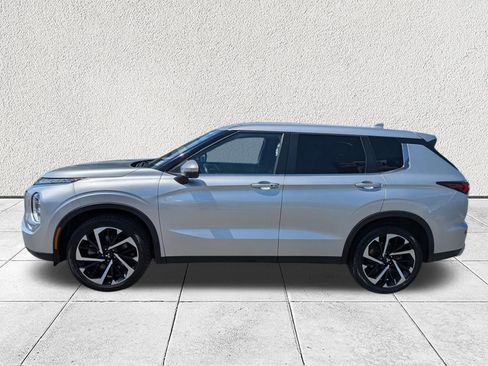 Used 2023 Mitsubishi Outlander SE AWD/4WD image 6