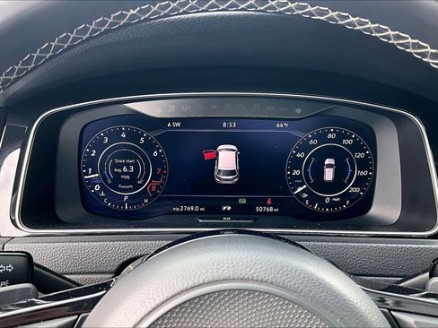 Used 2019 Volkswagen Golf R 4-Door image 24