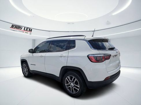 Used 2017 Jeep Compass Latitude w/ Popular Equipment Group FWD image 5