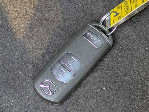 Used 2019 MAZDA CX-5 Touring image 32