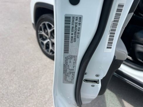 Used 2025 Jeep Compass Limited AWD/4WD image 16