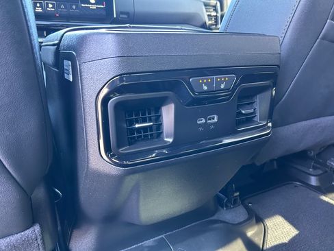 Used 2025 GMC Sierra 2500 AT4 w/ AT4 Premium Plus Package AWD/4WD image 37