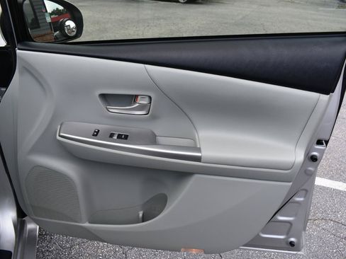 Used 2012 Toyota Prius V Five FWD image 40