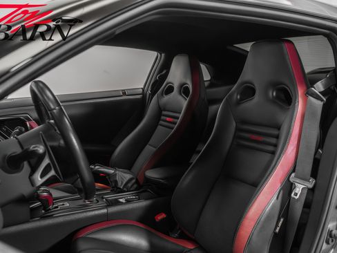 Used 2013 Nissan GT-R Black Edition image 24